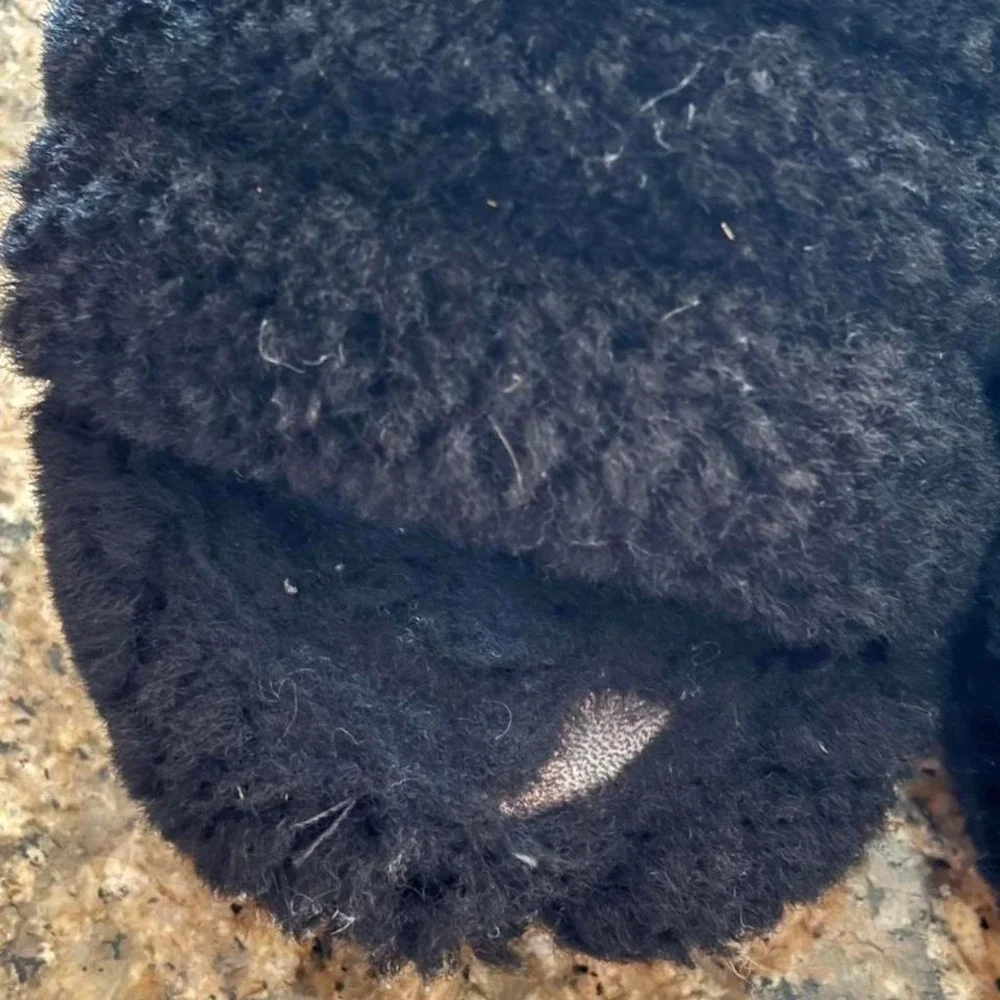 UGG black youth slippers